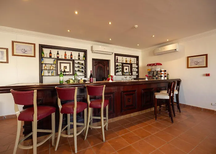 Otel Continental Plaza 4*