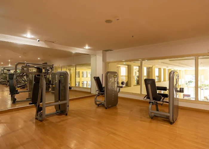 Continental Plaza 4*