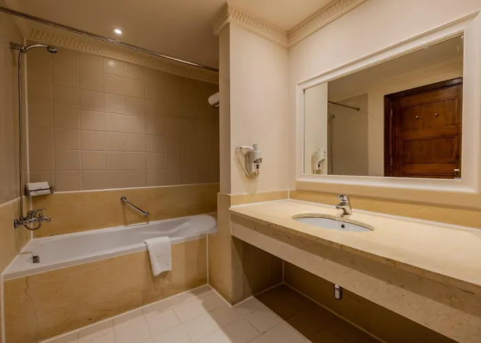 Continental Plaza Otel 4*