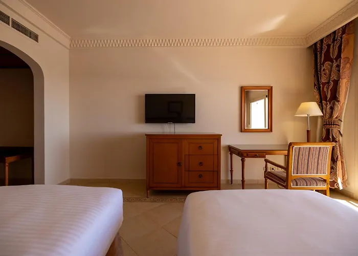 Otel Continental Plaza 4*