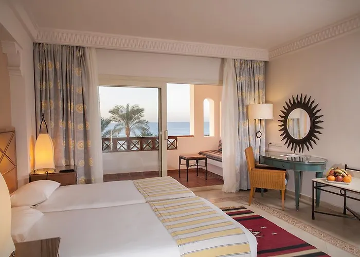 Continental Plaza 4*